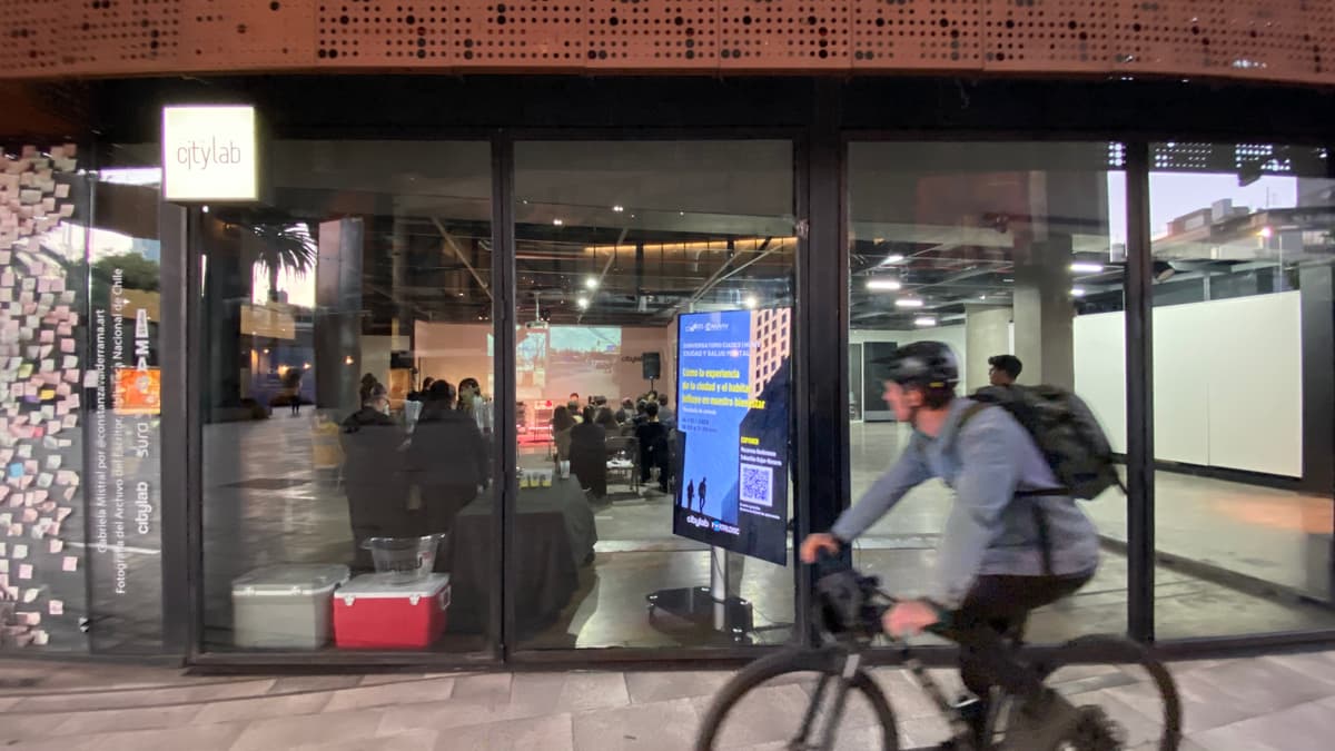 Imagen de la actividad: Exitoso conversatorio CIUDAD Y SALUD MENTAL en CITYLAB junto a NUVIV